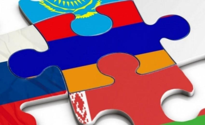 Объем взаимной торговли между странами ЕАЭС за 2015-2022 годы вырос почти в два раза Объем взаимной торговли между странами ЕАЭС за 2015-2022 годы вырос почти в два раза